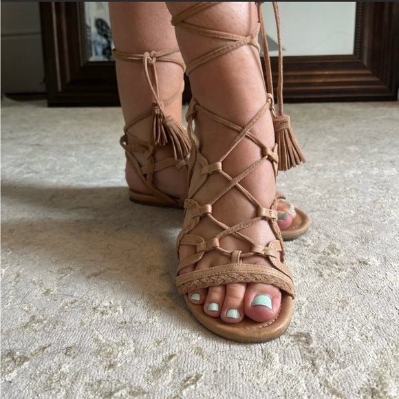 Bcbgeneration Tan Gladiator Sandal Size 7 - Picture 3 of 8